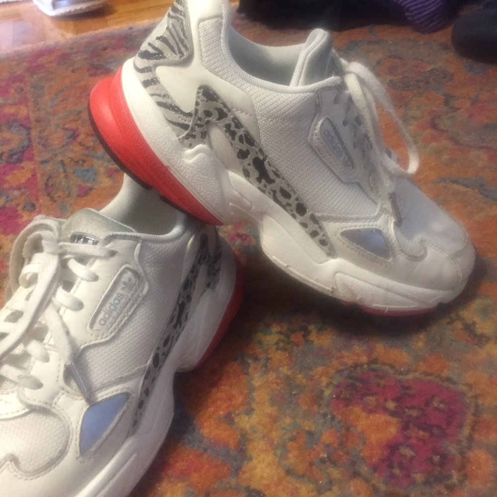 ADIDAS FALCON Retro “Dad Sneakers”
